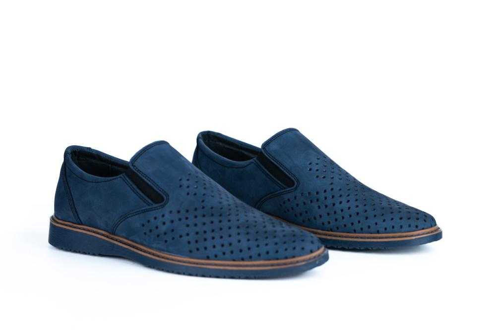 Pantofi perforati bleumarin din piele intoarsa pentru barbati 6009